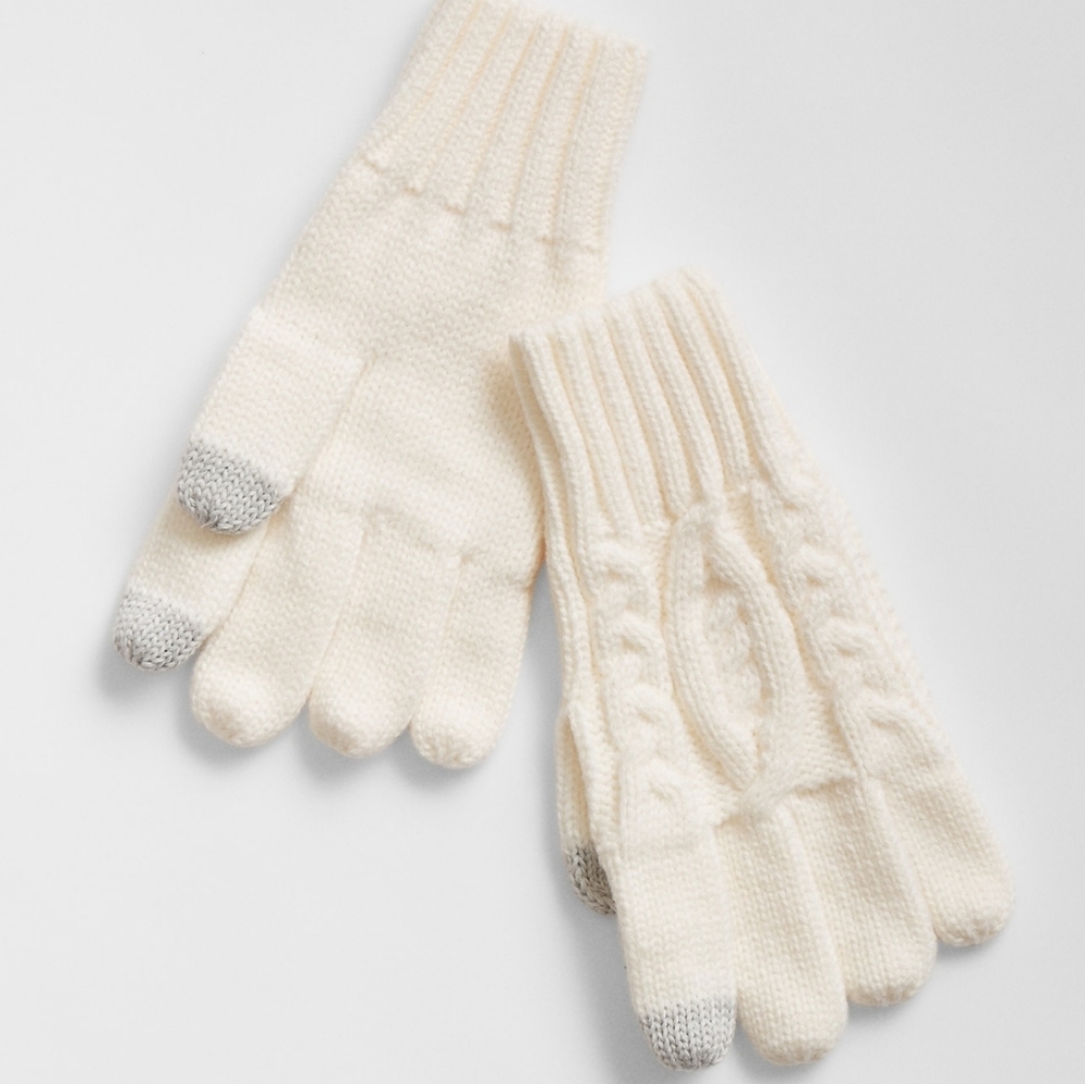 👀50% OFF - NWT‼️ Girl's GAP brand Tech Cable Knit Mittens